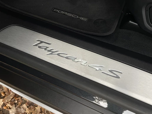 Porsche Taycan - Afbeelding 23 van 30