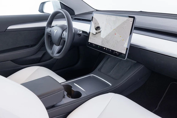 Tesla Model 3 - Afbeelding 3 van 30