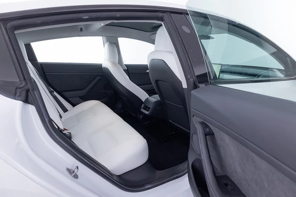 Tesla Model 3 - Afbeelding 8 van 30