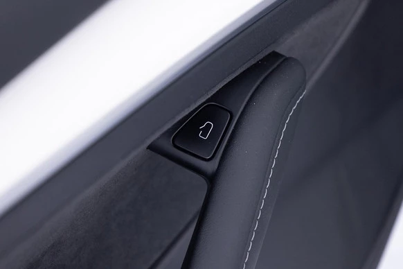 Tesla Model 3 - Afbeelding 10 van 30