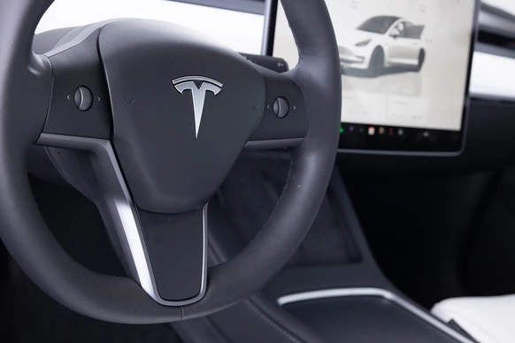 Tesla Model 3 - Afbeelding 12 van 30