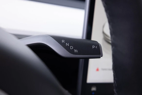 Tesla Model 3 - Afbeelding 17 van 30