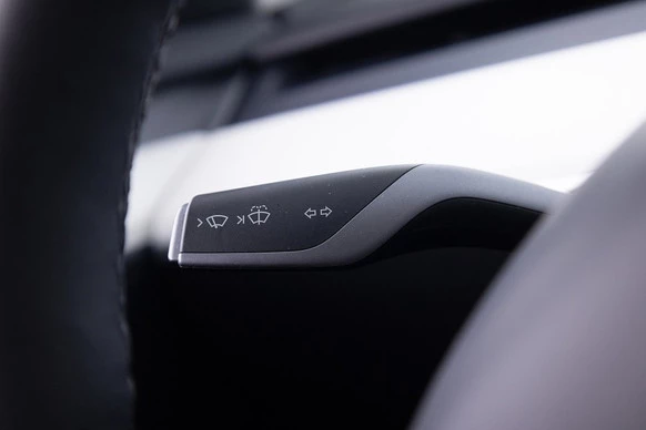 Tesla Model 3 - Afbeelding 18 van 30