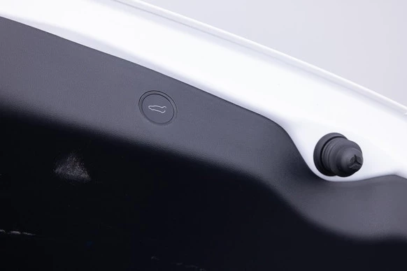 Tesla Model 3 - Afbeelding 22 van 30