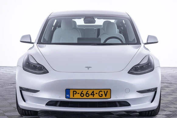 Tesla Model 3 - Afbeelding 25 van 30