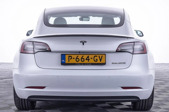 Tesla Model 3 - Afbeelding 26 van 30