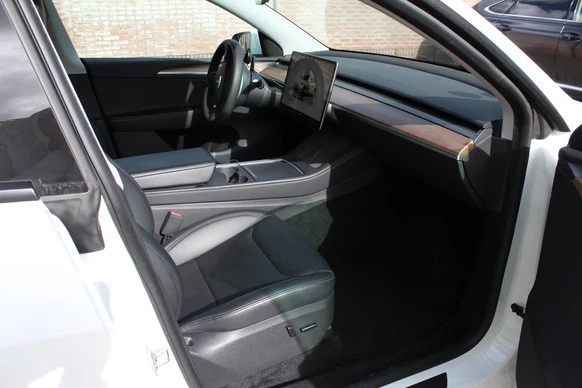Tesla Model Y - Afbeelding 3 van 11