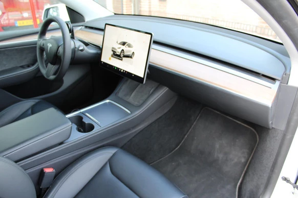 Tesla Model Y - Afbeelding 7 van 11