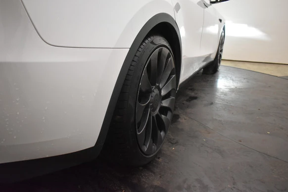 Tesla Model Y - Afbeelding 14 van 30