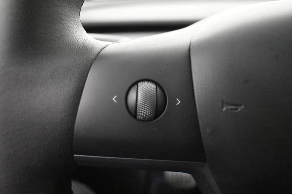 Tesla Model Y - Afbeelding 19 van 30