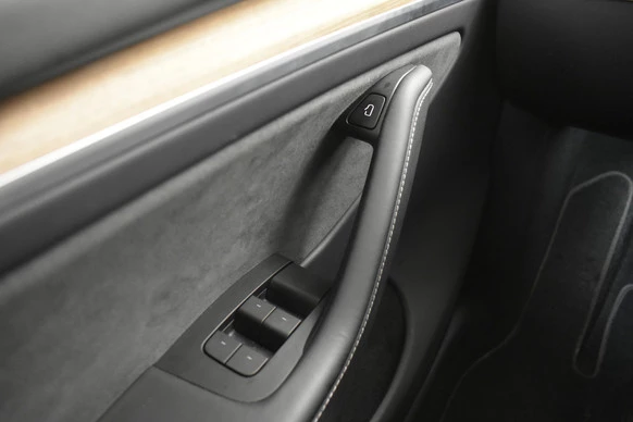 Tesla Model Y - Afbeelding 23 van 30