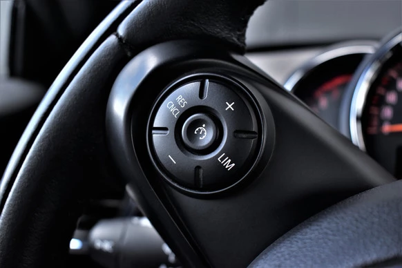 MINI Cooper Cabrio - Afbeelding 25 van 29