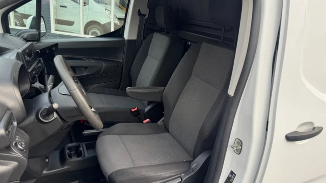 Opel Combo - Afbeelding 17 van 27