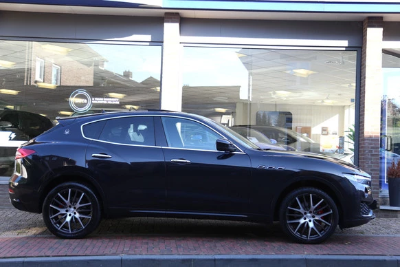 Maserati Levante - Afbeelding 3 van 30