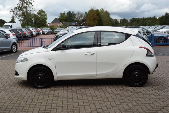 Lancia Ypsilon - Afbeelding 2 van 30