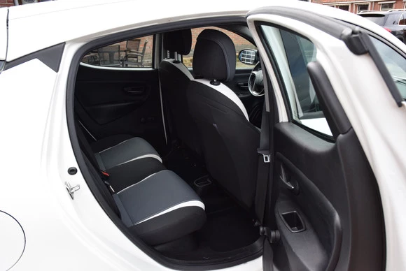 Lancia Ypsilon - Afbeelding 13 van 30