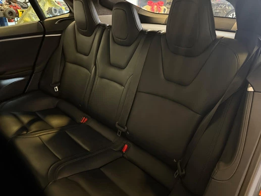 Tesla Model S - Afbeelding 17 van 30