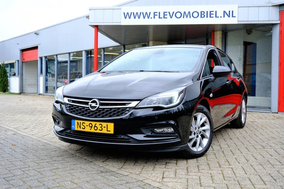 Opel Astra - Afbeelding 1 van 30