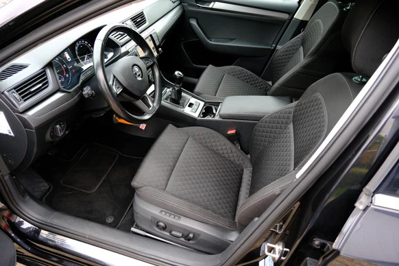 Škoda Superb - Afbeelding 2 van 30