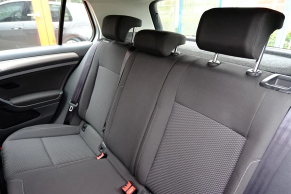 Volkswagen Golf - Afbeelding 25 van 30