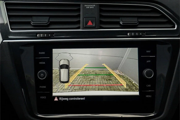 Volkswagen Tiguan - Afbeelding 24 van 30