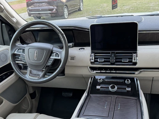 Lincoln Navigator - Afbeelding 23 van 30