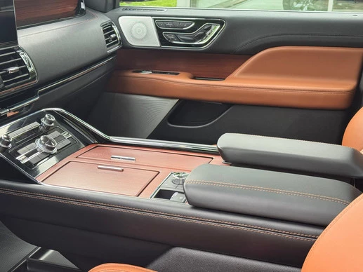 Lincoln Navigator - Afbeelding 13 van 30