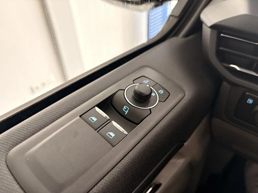 Ford Tourneo Custom - Afbeelding 25 van 30