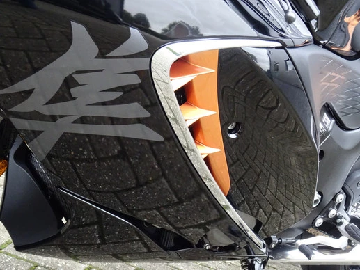 Suzuki GSX - Afbeelding 15 van 16