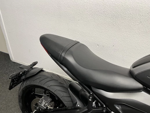 Triumph Trident 660 - Afbeelding 11 van 21