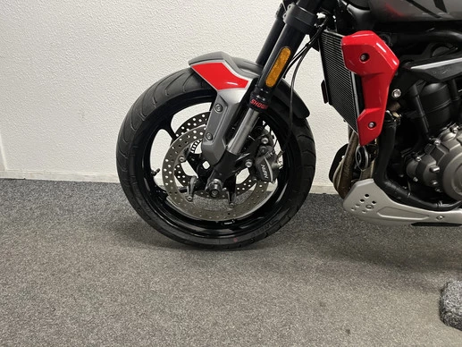 Triumph Trident 660 - Afbeelding 15 van 21