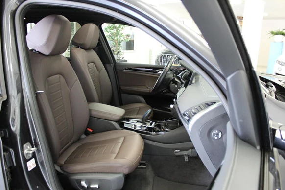 BMW iX3 - Afbeelding 22 van 30