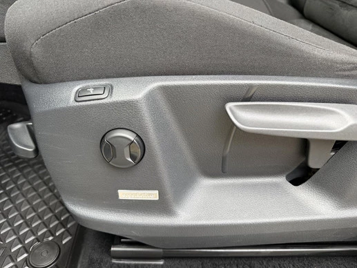 Volkswagen Touran - Afbeelding 23 van 30