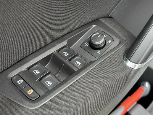 Volkswagen Touran - Afbeelding 24 van 30