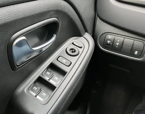 Kia Carens - Afbeelding 25 van 30