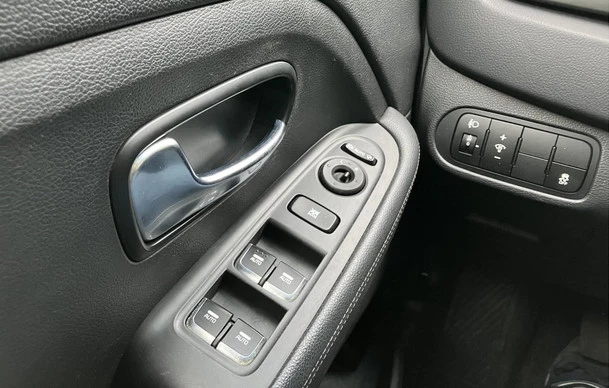 Kia Carens - Afbeelding 26 van 30