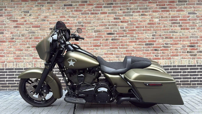 Harley-Davidson Street Glide - Afbeelding 1 van 19