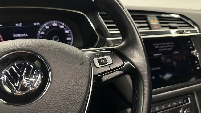 Volkswagen Tiguan - Afbeelding 27 van 30
