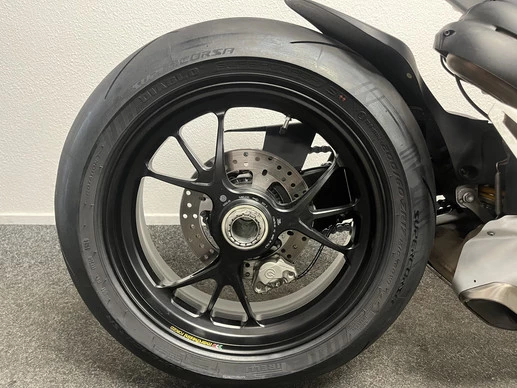 Ducati Panigale V4 - Afbeelding 6 van 21