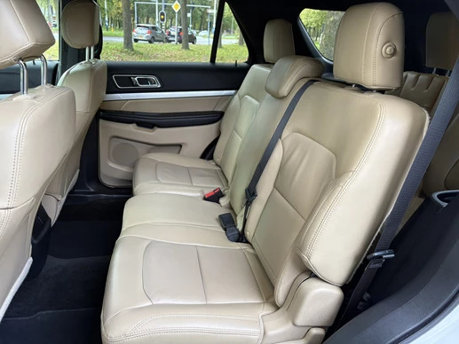 Ford Explorer - Afbeelding 11 van 17