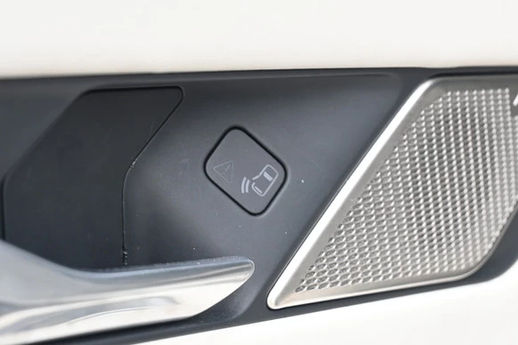 Jaguar I-PACE - Afbeelding 17 van 30