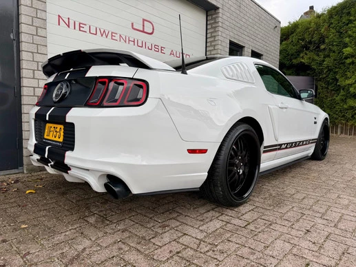 Ford Mustang - Afbeelding 13 van 30