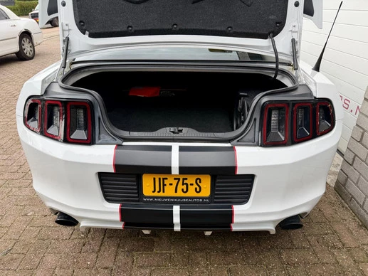 Ford Mustang - Afbeelding 25 van 30