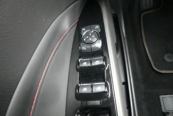 Ford Mondeo - Afbeelding 28 van 30