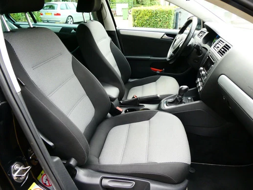 Volkswagen Jetta - Afbeelding 16 van 30