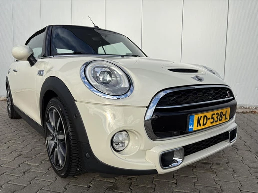 MINI Cooper S Cabrio - Afbeelding 22 van 30