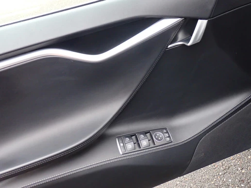 Tesla Model S - Afbeelding 25 van 30