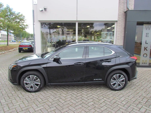 Lexus UX - Afbeelding 1 van 22