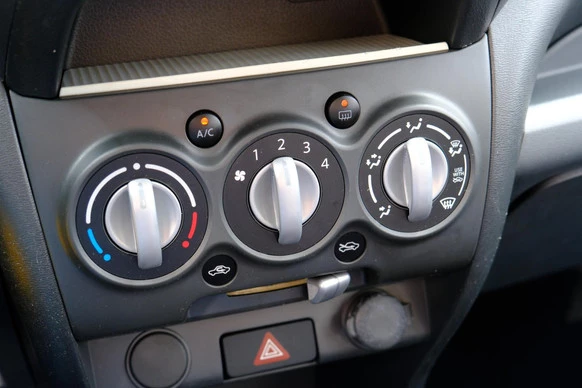 Suzuki Alto - Afbeelding 13 van 26