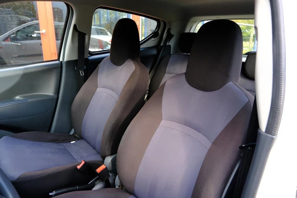 Suzuki Alto - Afbeelding 17 van 26